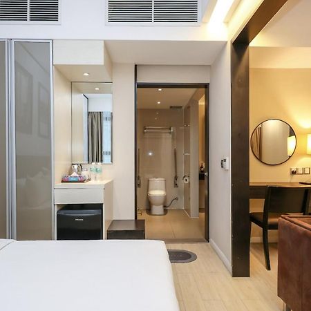 Greystone Centrestage Pj Hotel Петалинг Джая Екстериор снимка