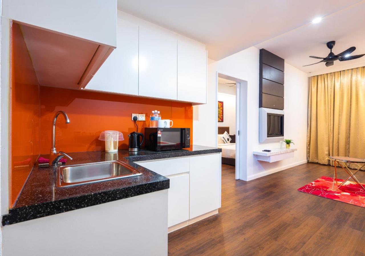 Greystone Centrestage Pj Hotel Петалинг Джая Екстериор снимка