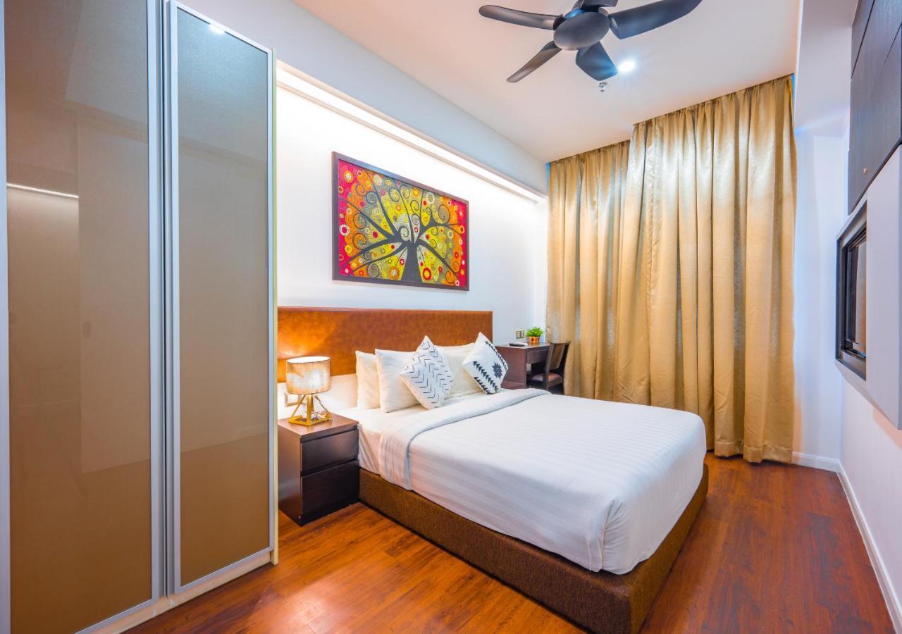 Greystone Centrestage Pj Hotel Петалинг Джая Екстериор снимка