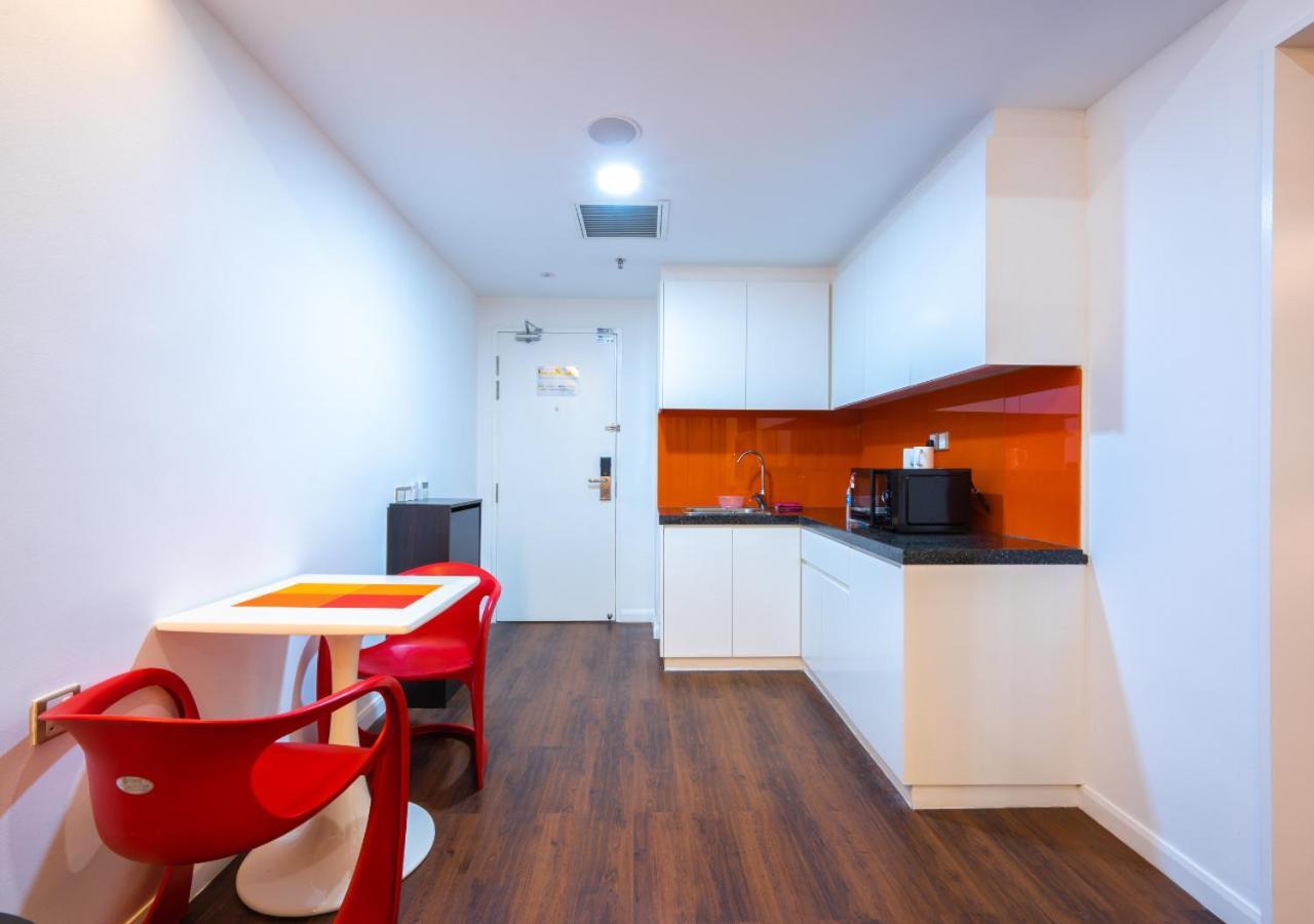 Greystone Centrestage Pj Hotel Петалинг Джая Екстериор снимка