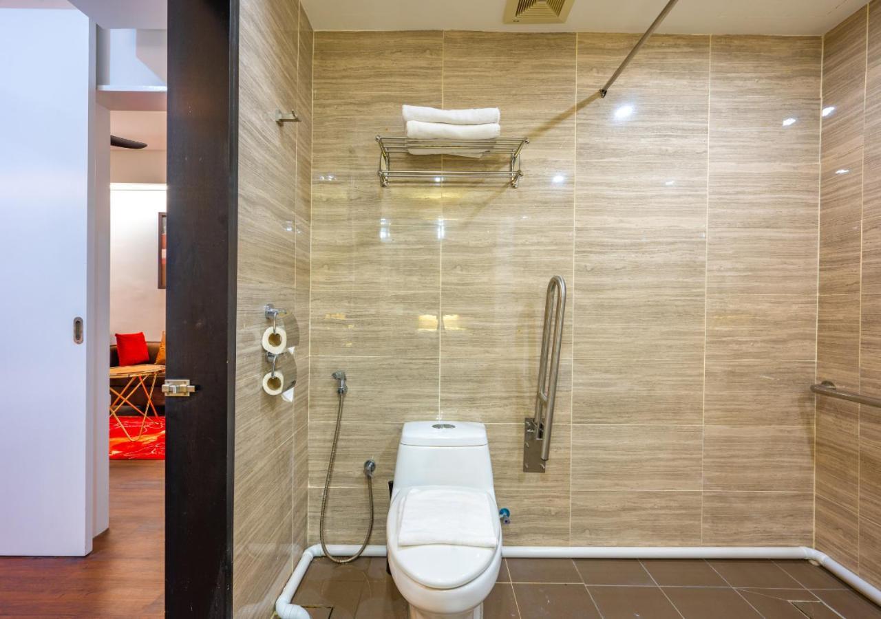 Greystone Centrestage Pj Hotel Петалинг Джая Екстериор снимка