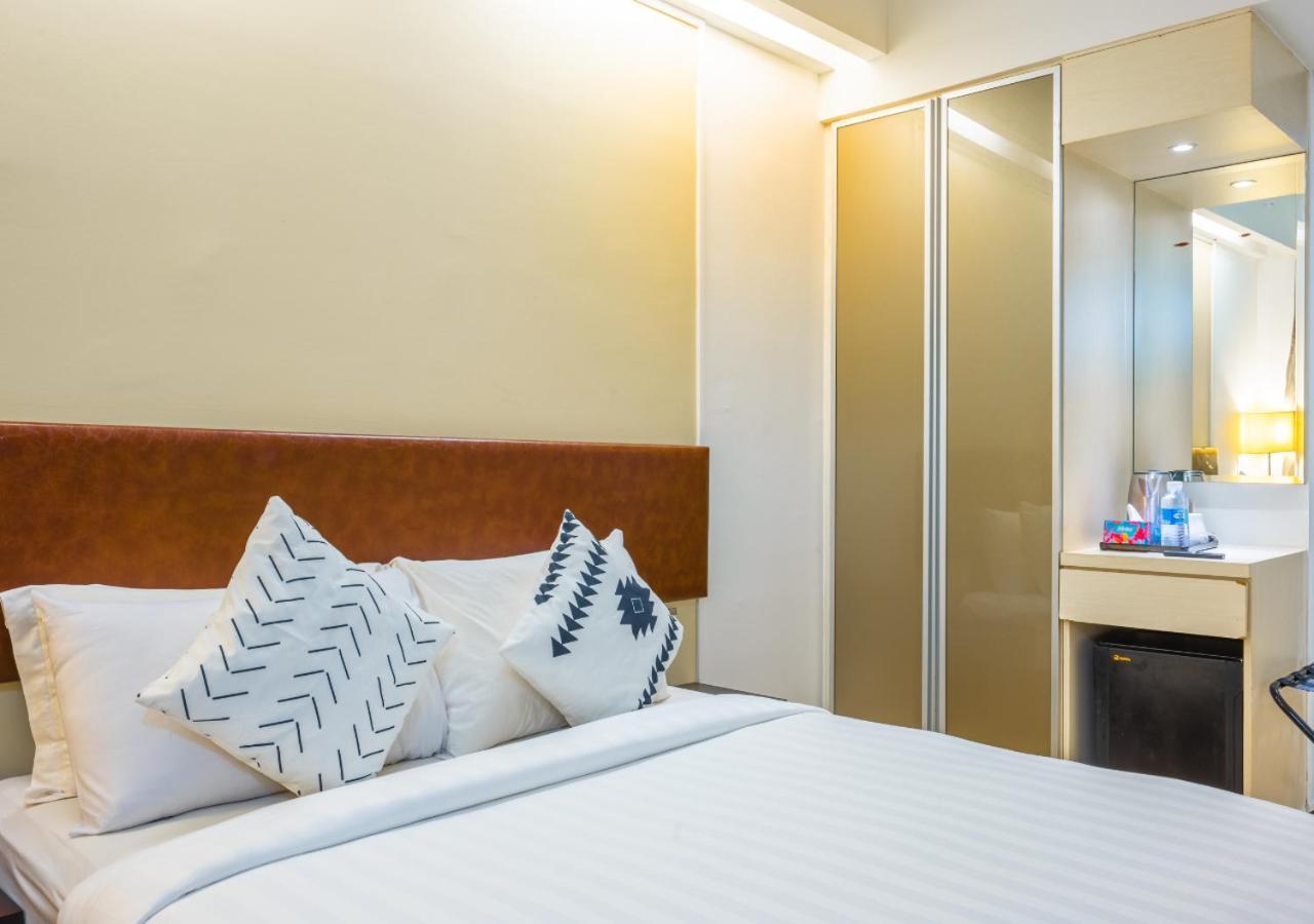 Greystone Centrestage Pj Hotel Петалинг Джая Екстериор снимка