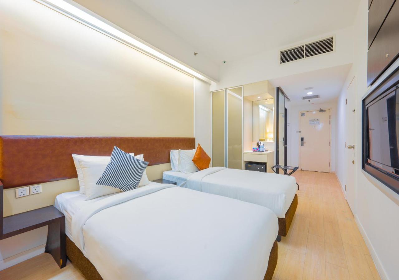 Greystone Centrestage Pj Hotel Петалинг Джая Екстериор снимка