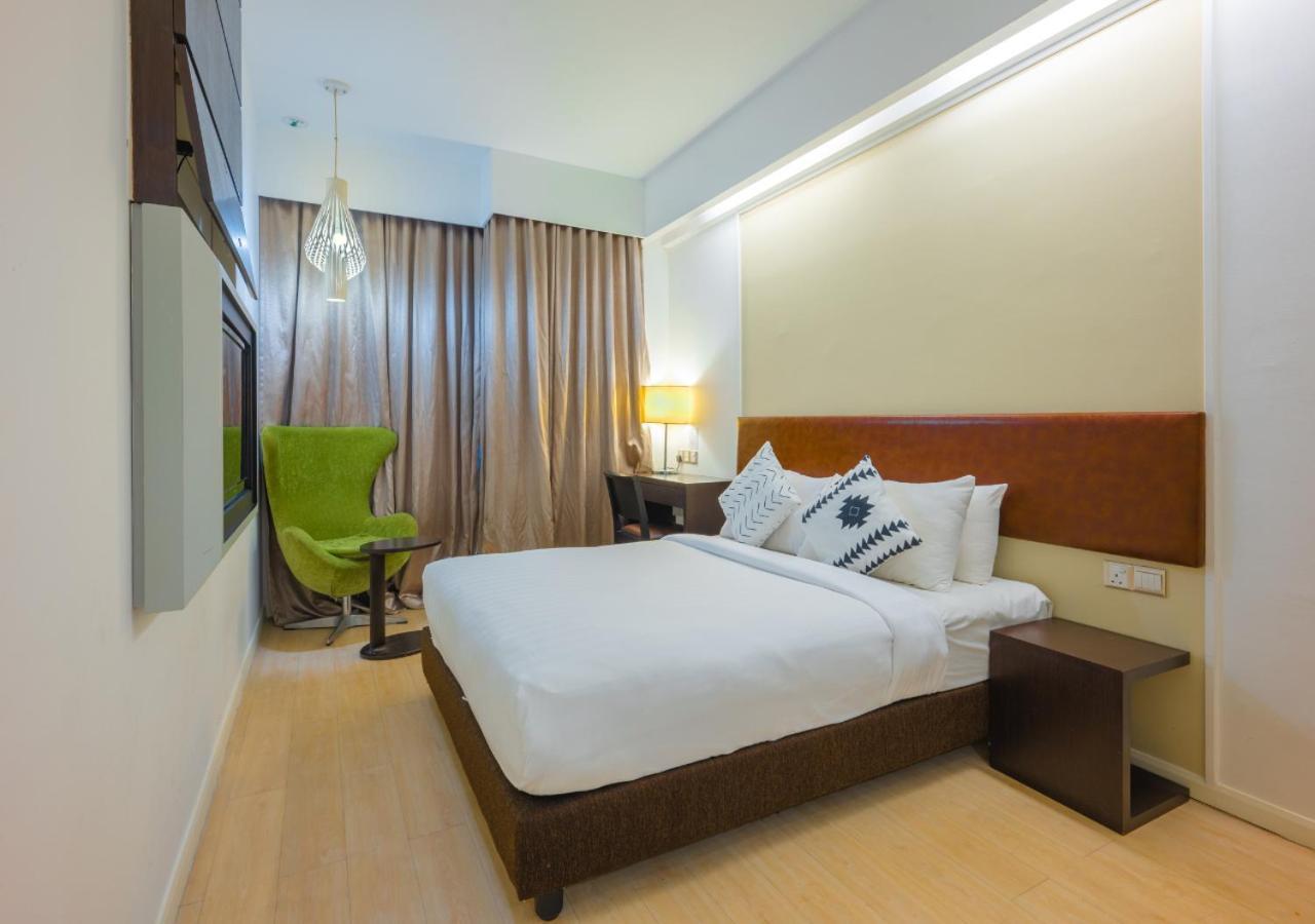 Greystone Centrestage Pj Hotel Петалинг Джая Екстериор снимка