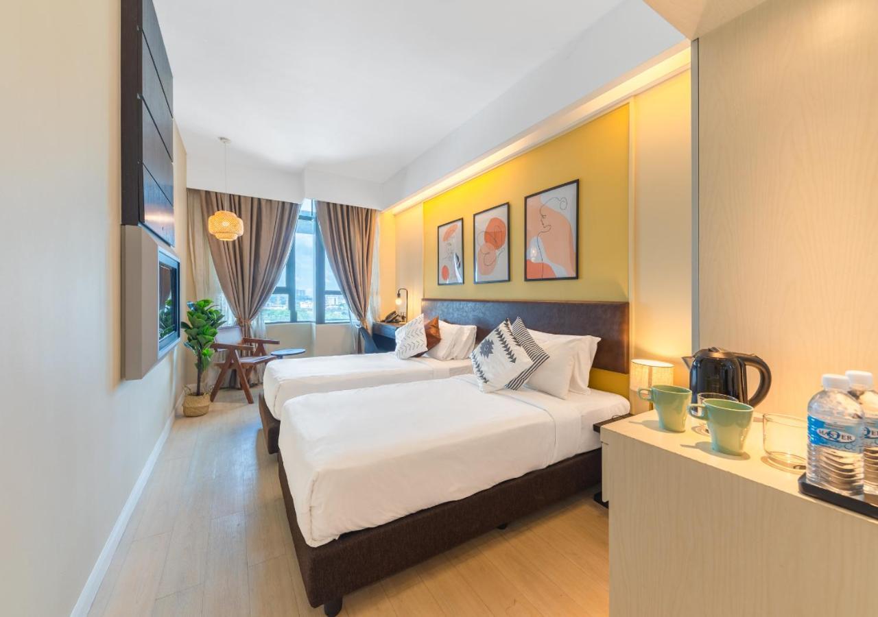 Greystone Centrestage Pj Hotel Петалинг Джая Екстериор снимка