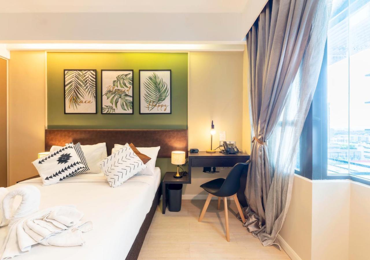 Greystone Centrestage Pj Hotel Петалинг Джая Екстериор снимка