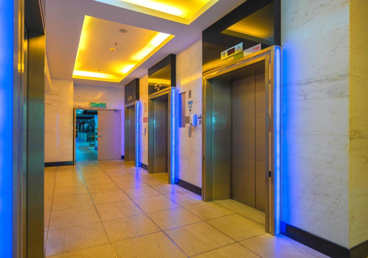 Greystone Centrestage Pj Hotel Петалинг Джая Екстериор снимка